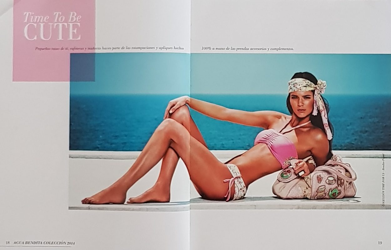 kendall jenner in bikini pastel van agua bendita